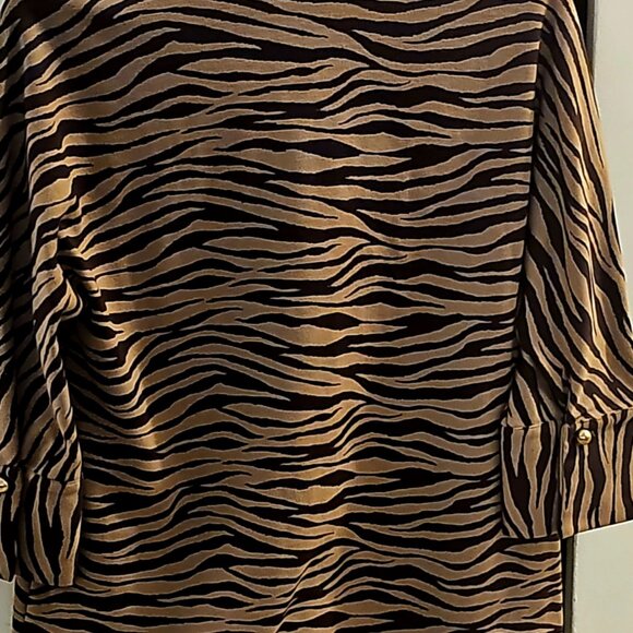 Tuckernuck Tiger Willow animal Print Stretch Tunic blouse (Large) - Picture 5 of 9